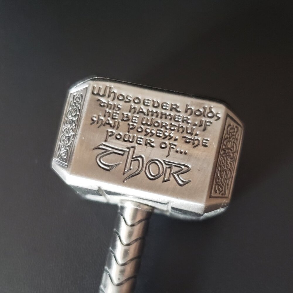 Marvel Thor Mjolnir Hammer key chain - Picture 2 of 5